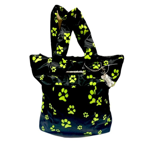 Betsey Johnson Handbags - Betsey Johnson Weekend Travel Tote Duffel Bag